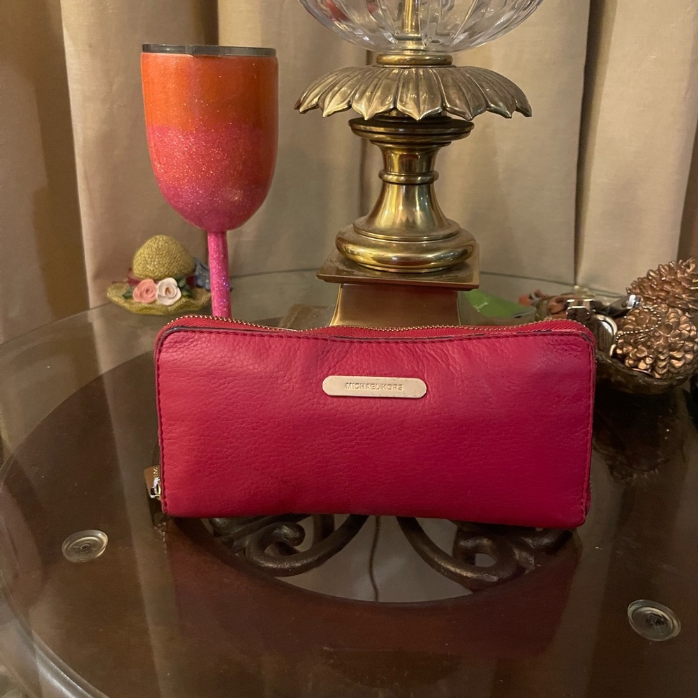 Michael Kors please check all picture of condition
